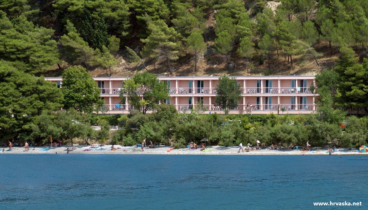 tourist-settlement-brzet-omis-2021-1_p6856.jpg