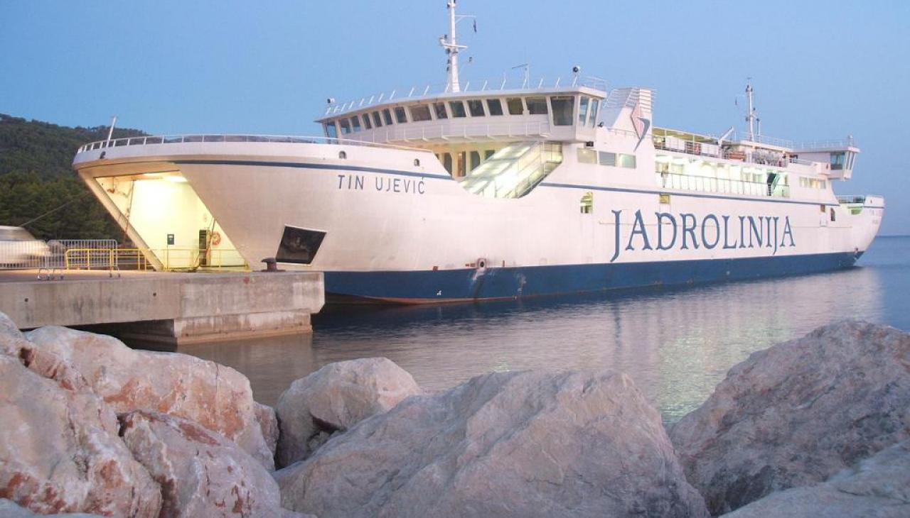 ferry - Split - Stari Grad