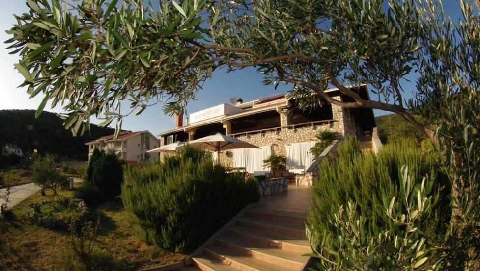 Hotel Zlatni Lav